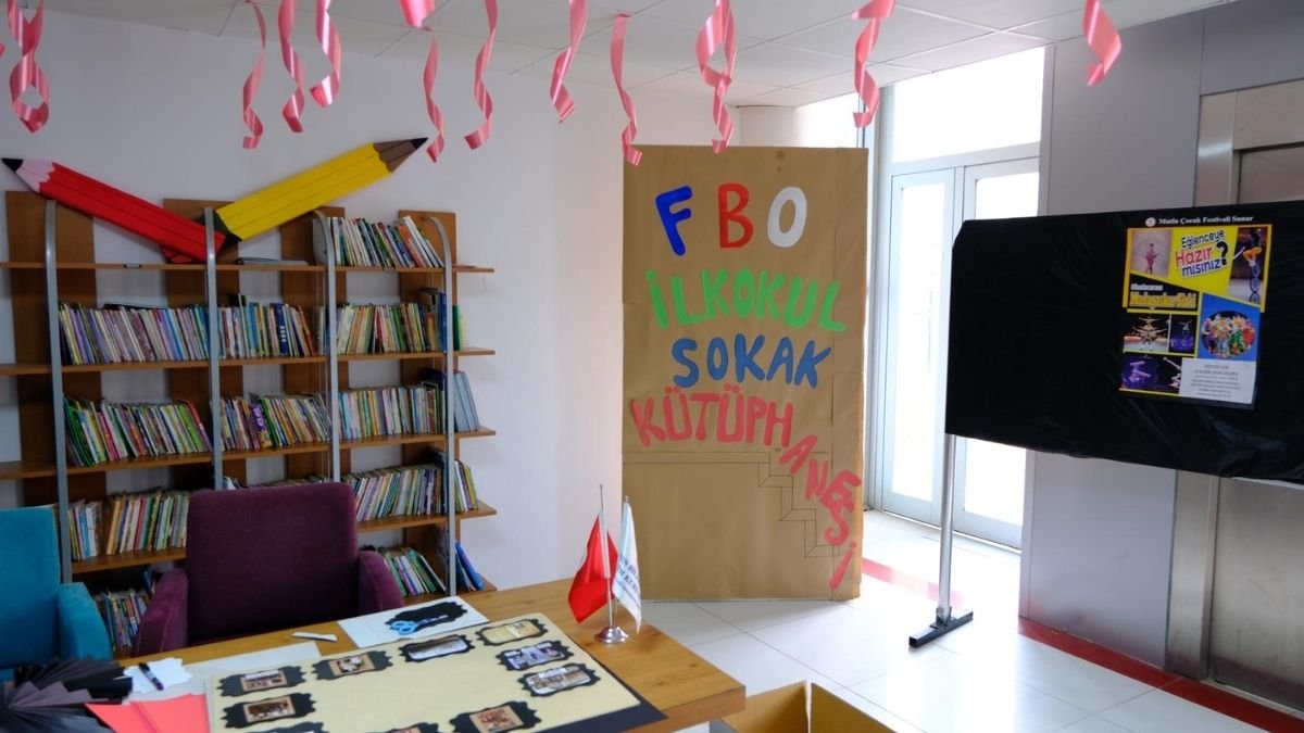 İlkokul Kütüphanesi