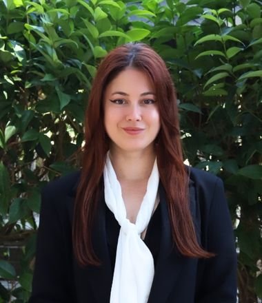Hande Ertuğrul - İngilizce